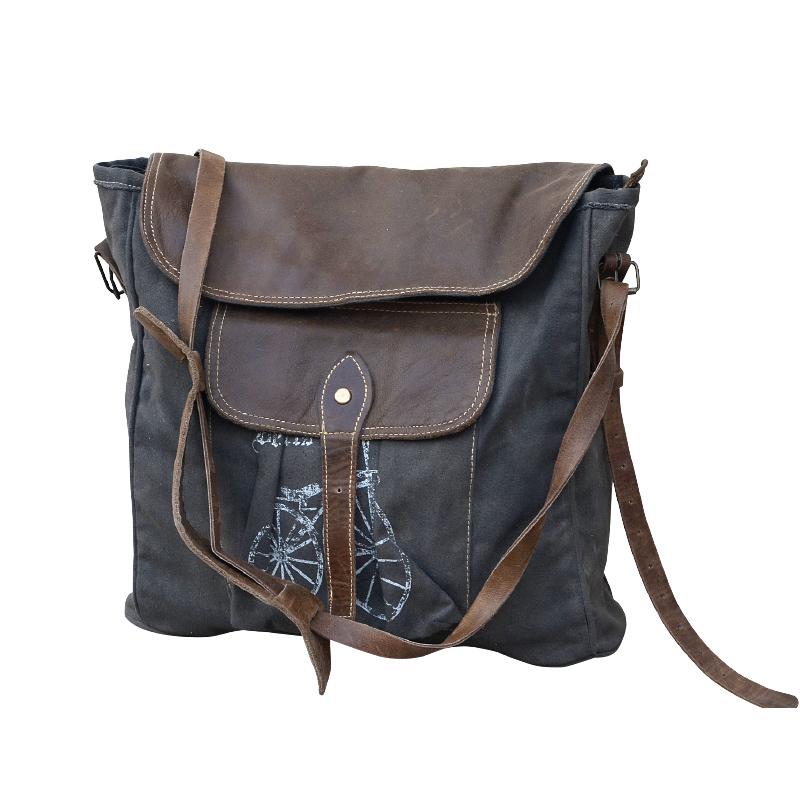 Clea Rae Messenger bag with buckle bike 5596